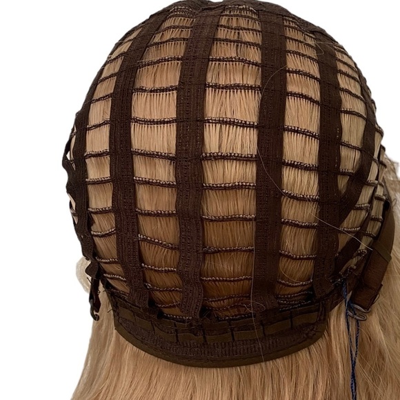 24 “dark roots  blonde balayage wig - Picture 10 of 16